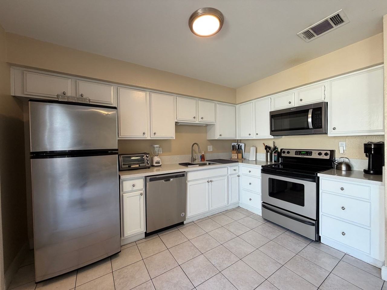 570 Willow Green Dr - Photo 2 of 20