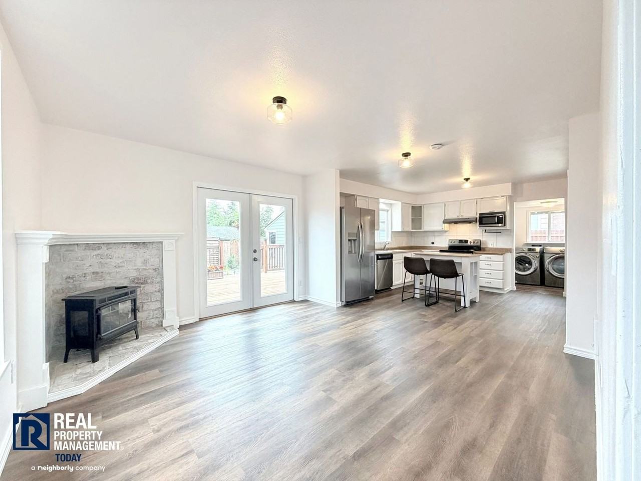 860 S 68th St - Photo 6 of 28