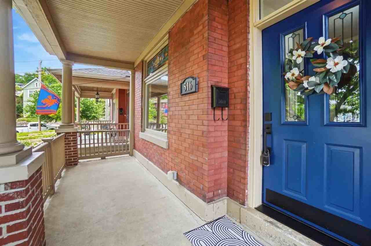516 Grandview Ave - Photo 3 of 49