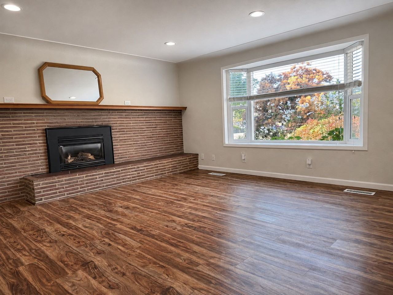 521 Clark St Sw - Photo 5 of 15