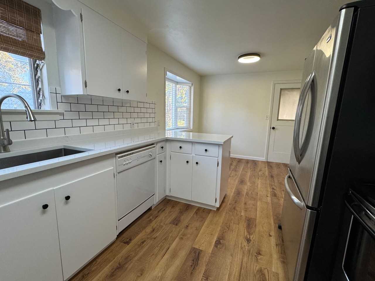 521 Clark St Sw - Photo 6 of 15