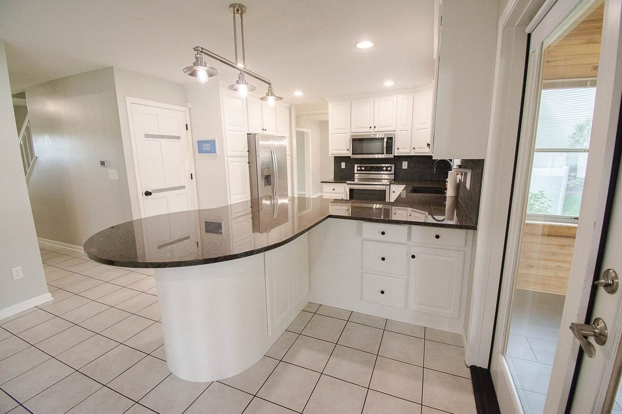 819 3 1/2 Ave Nw - Photo 4 of 37