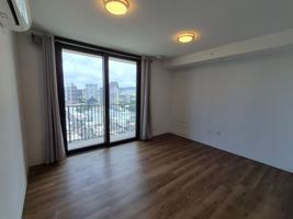 featured image of 987 Queen St #2907