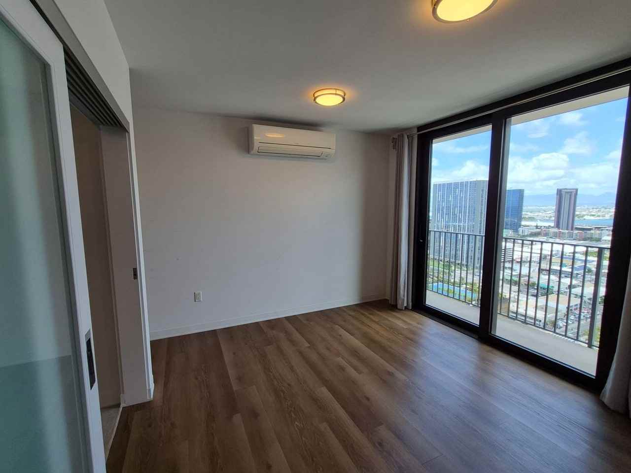 987 Queen St #2907 - Photo 2 of 13