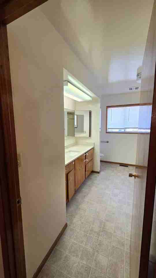 410 4th St - Photo 6 of 15