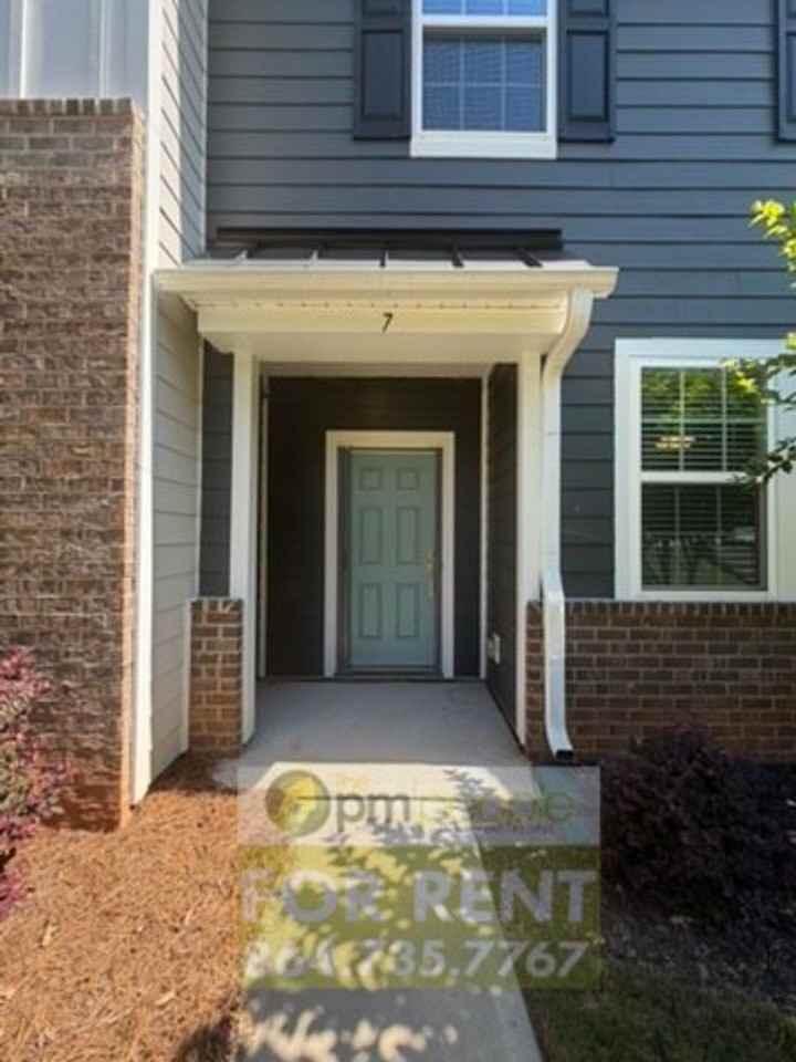 7 Trakas Ct - Photo 2 of 35