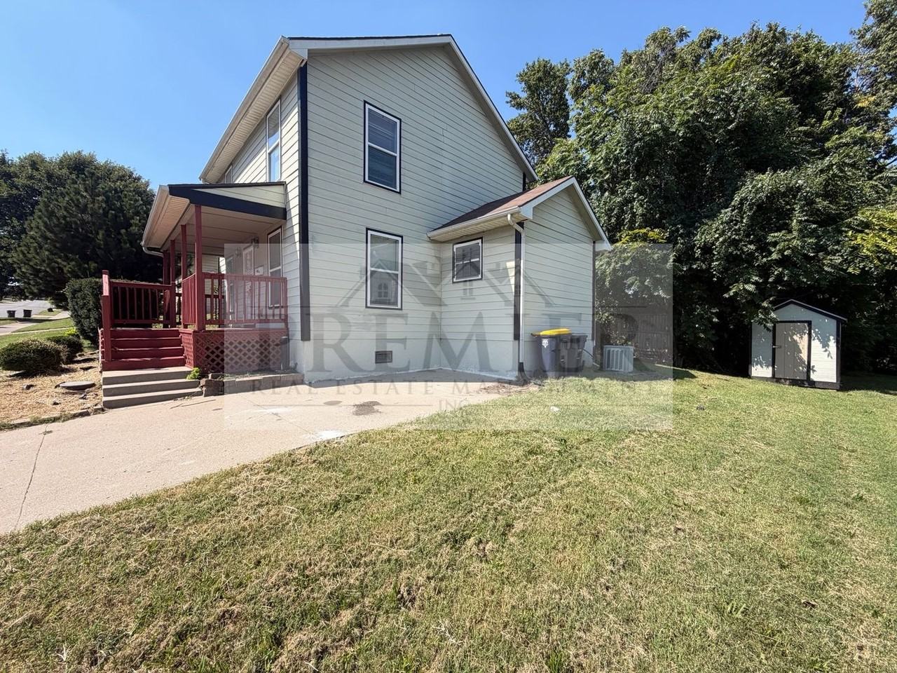 1610 E 37th St - Photo 2 of 19