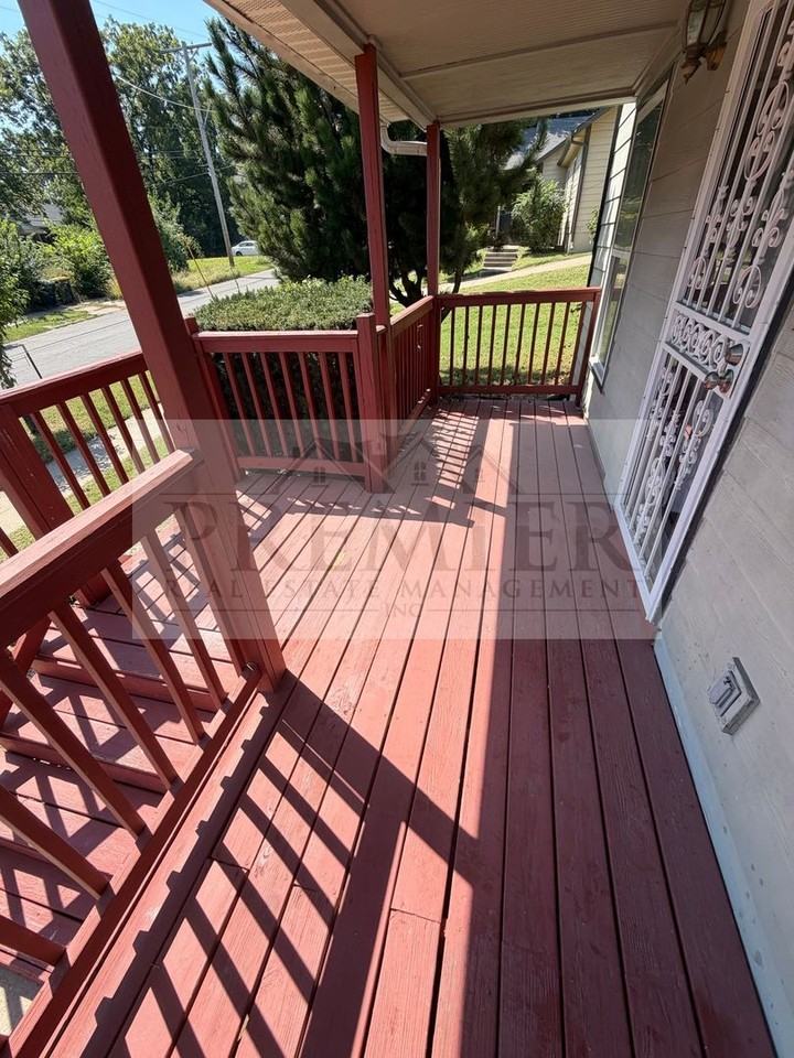 1610 E 37th St - Photo 3 of 19