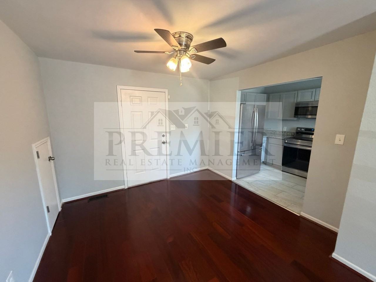 1610 E 37th St - Photo 5 of 19