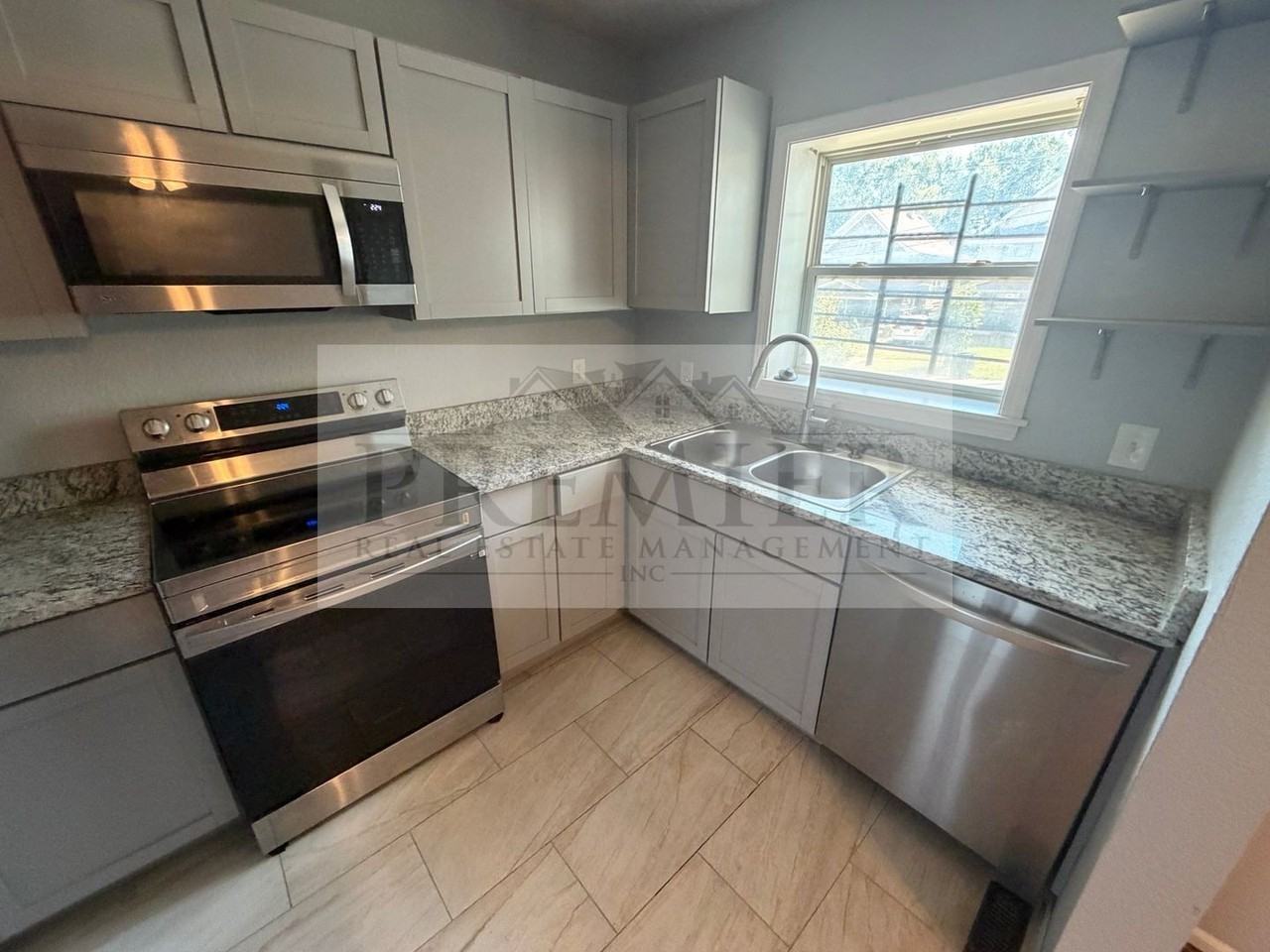 1610 E 37th St - Photo 7 of 19