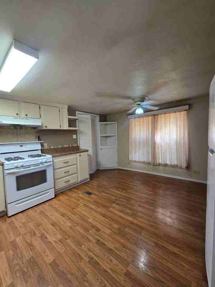 216 Conestoga Trl - Photo 4 of 19