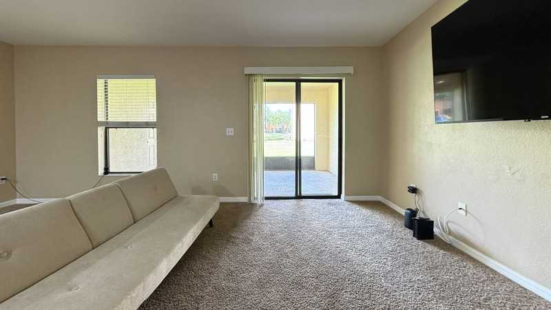 2516 Oleander Lakes Dr - Photo 4 of 47