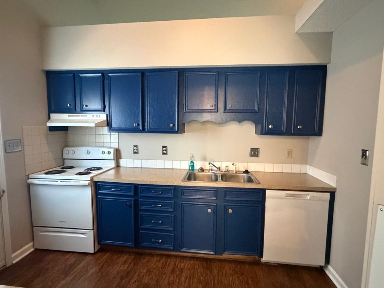 1724 Carriage Cove Ln - Photo 3 of 10