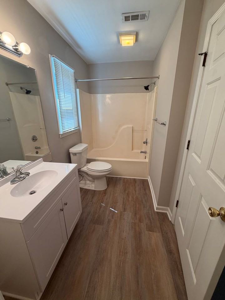 1724 Carriage Cove Ln - Photo 5 of 10
