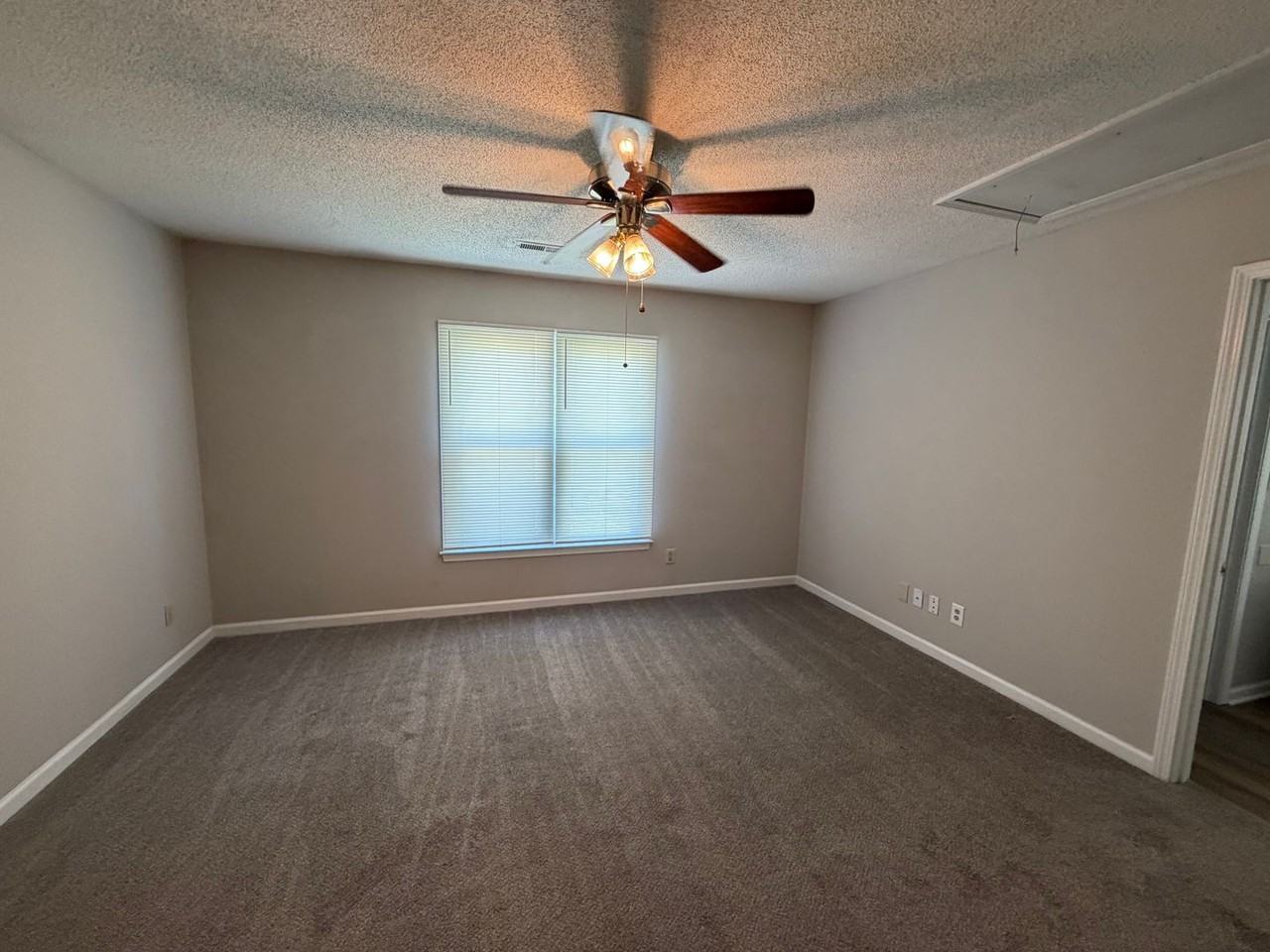 1724 Carriage Cove Ln - Photo 7 of 10