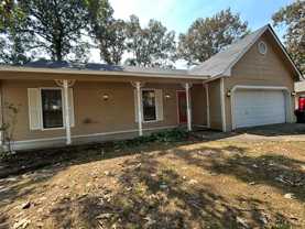 121 Silverbrook Dr - Photo 1 of 1
