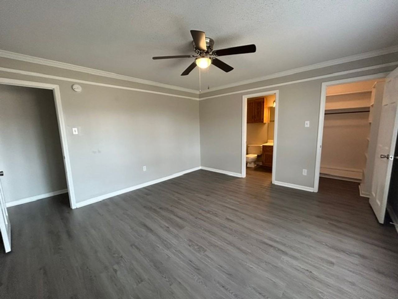121 Silverbrook Dr - Photo 5 of 18