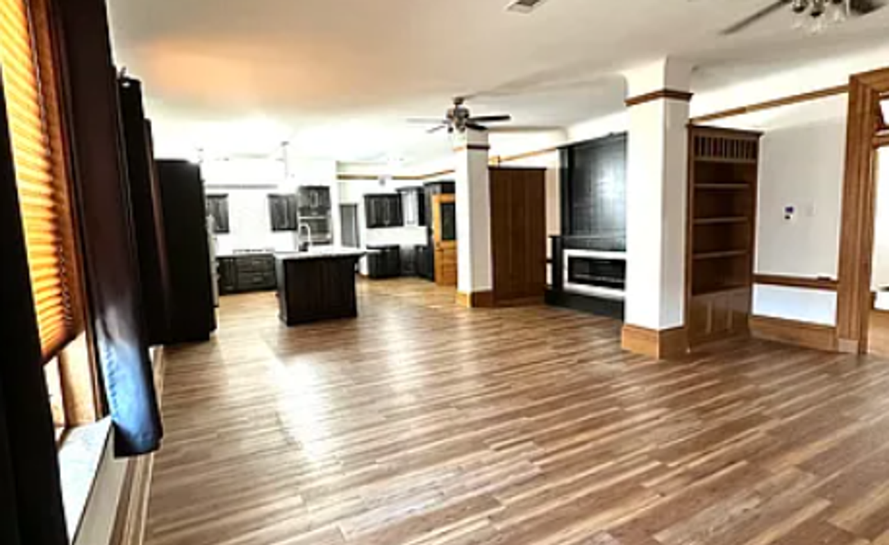 315 N Lawler St