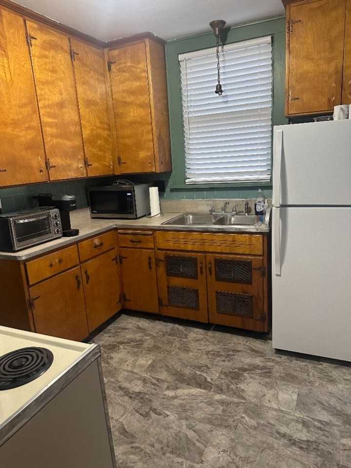 118 N Washington St - Photo 6 of 9