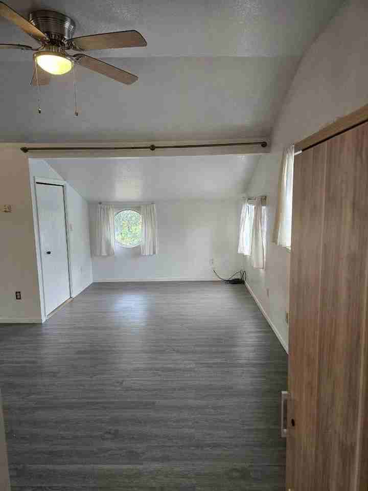 121 Pleasant Ave - Photo 6 of 11