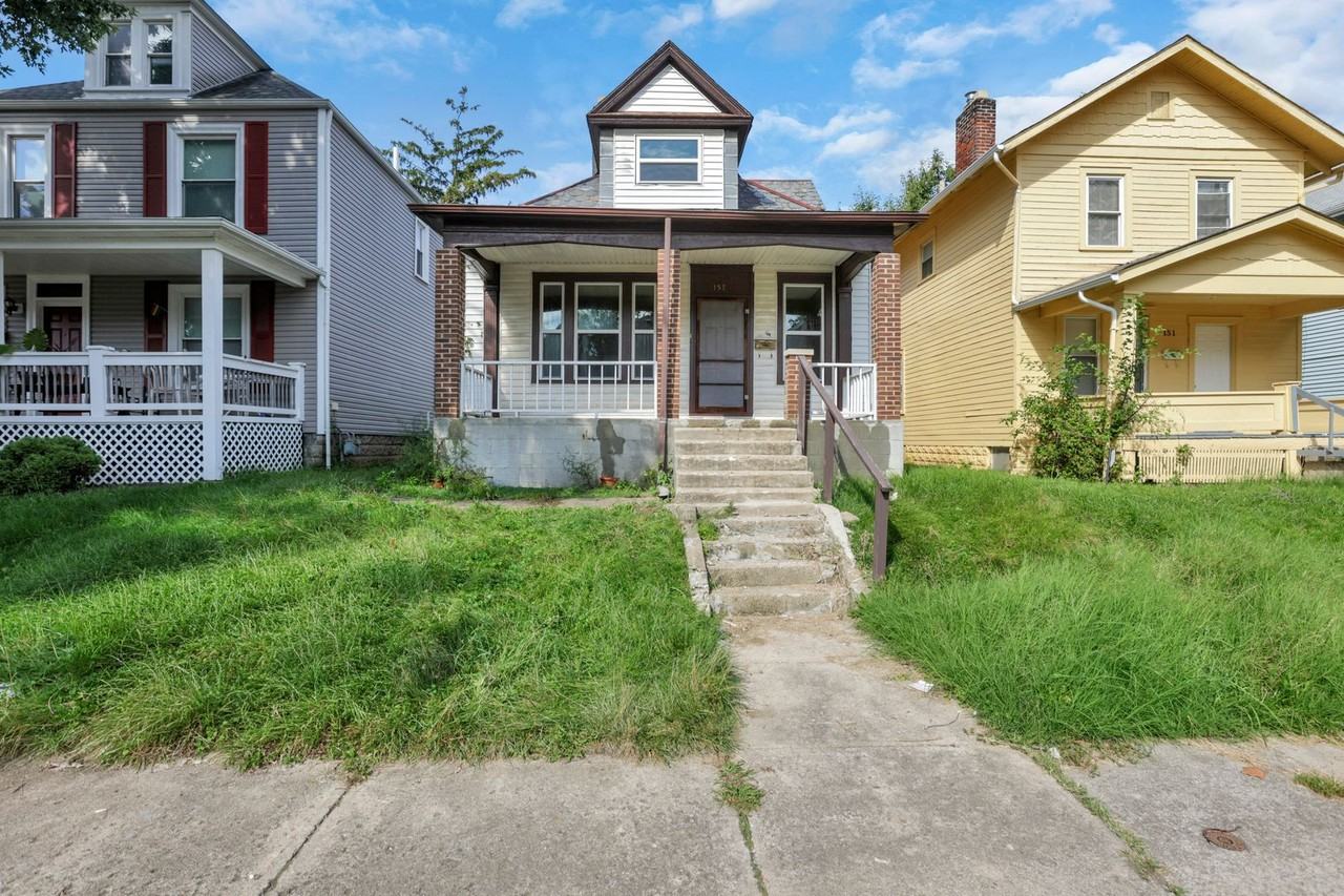 157 S Eureka Ave - Photo 4 of 42