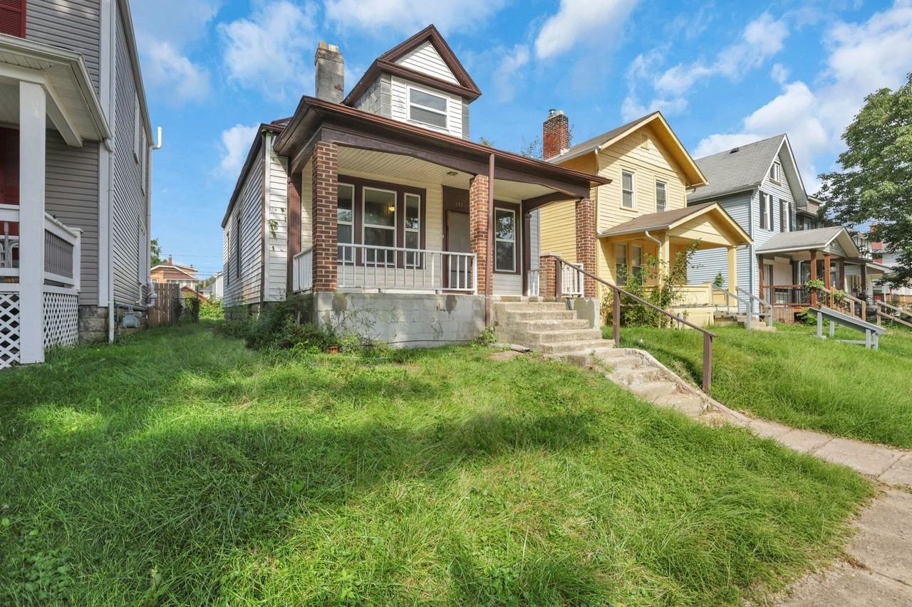 157 S Eureka Ave - Photo 7 of 42