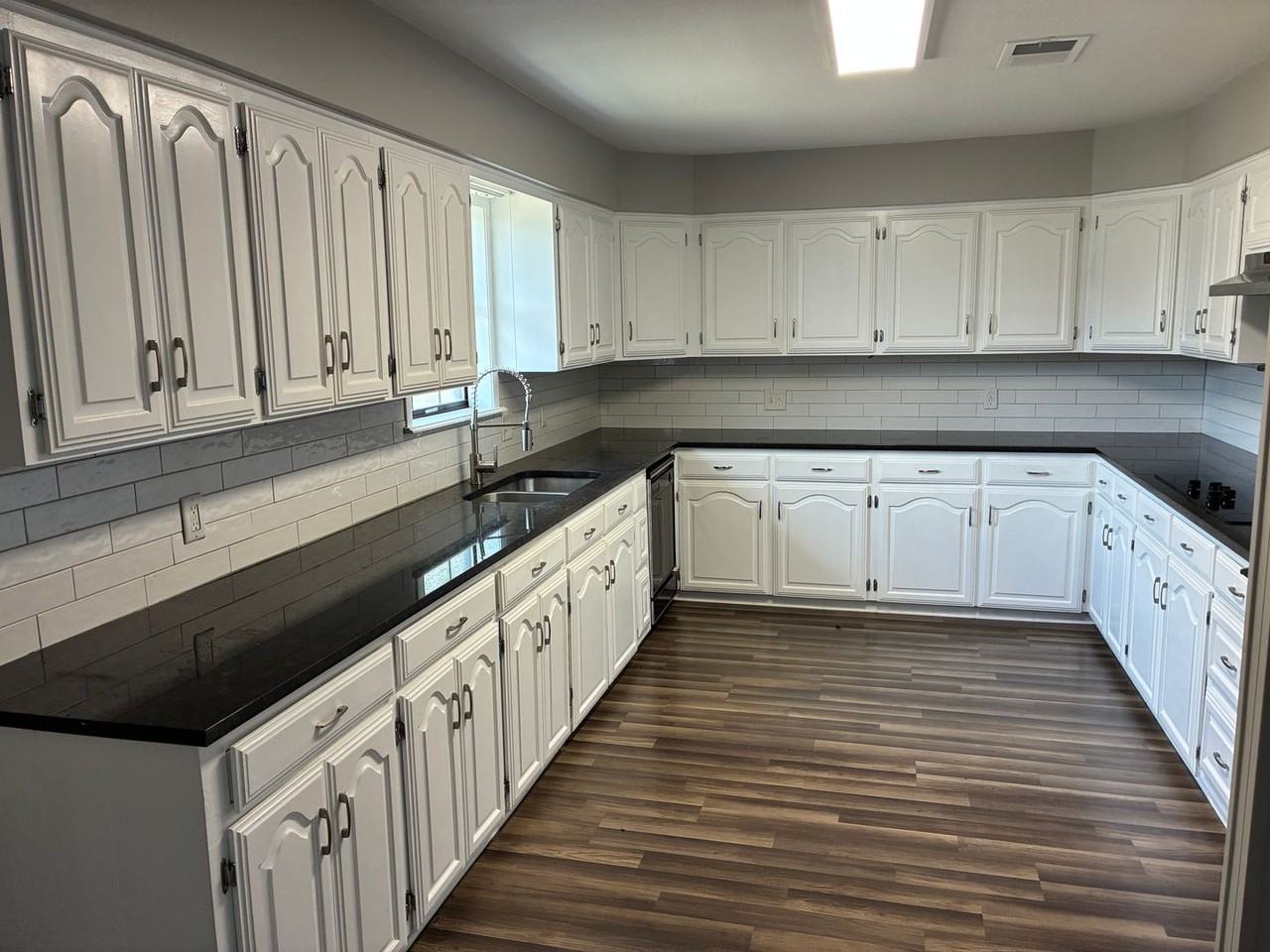 231 Quitman St - Photo 4 of 14