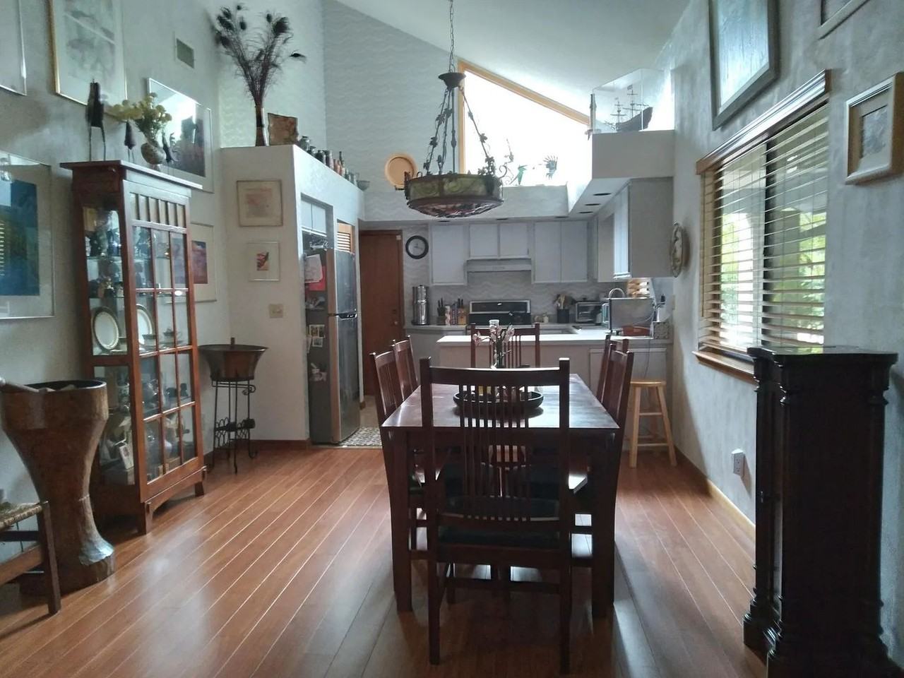 275 Bayridge Ct - Photo 7 of 17