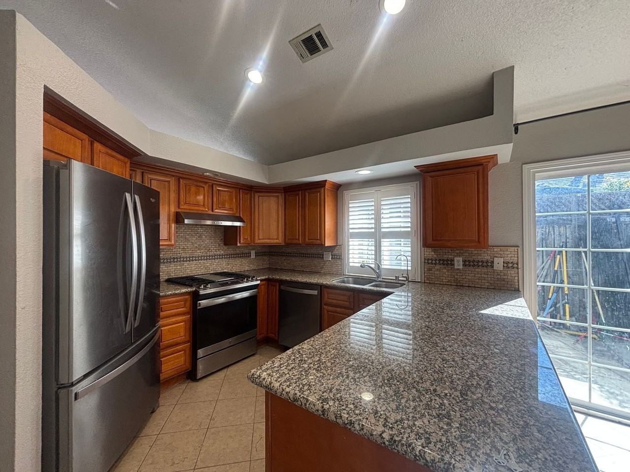1150 Buckthorn Ln - Photo 7 of 21