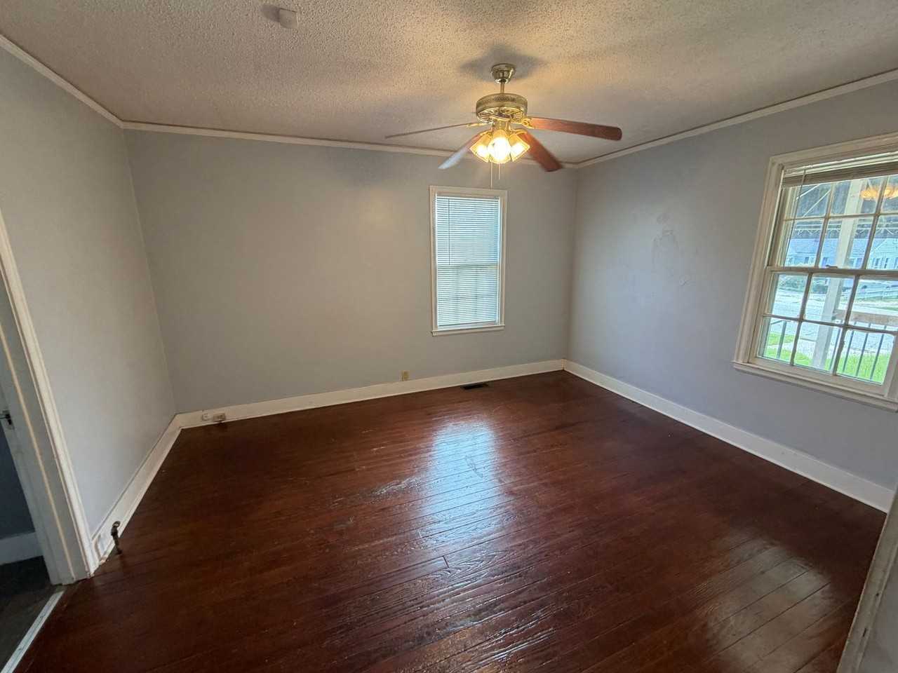 1743 Kissingbower Rd - Photo 5 of 16