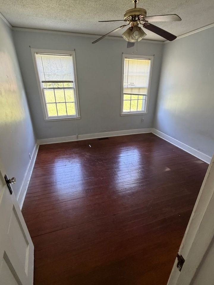 1743 Kissingbower Rd - Photo 6 of 16