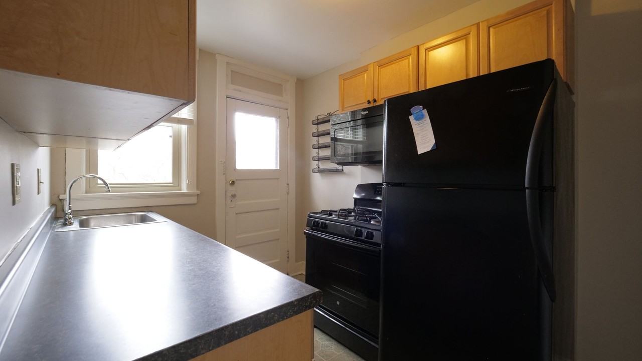 122 Lloyd Ave - Photo 2 of 13