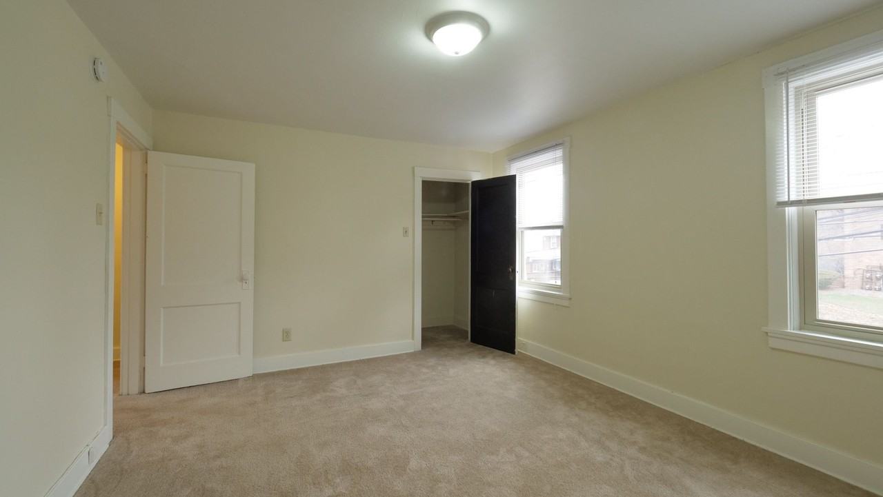 122 Lloyd Ave - Photo 6 of 13