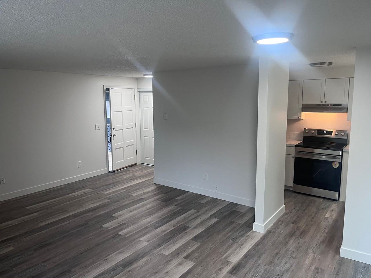 1413 Sw 22nd St - Photo 4 of 10