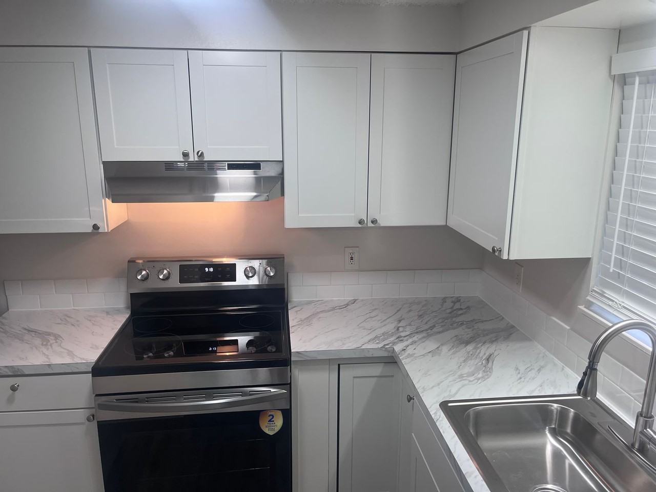 1413 Sw 22nd St - Photo 5 of 10