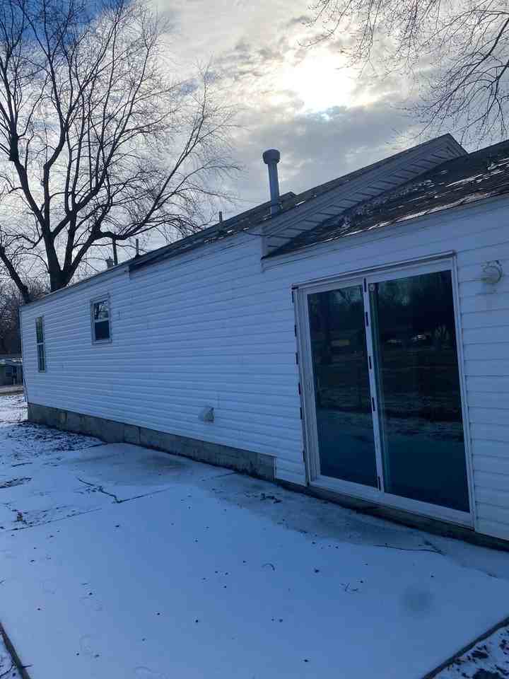 601 N Fulbright Ave - Photo 2 of 13