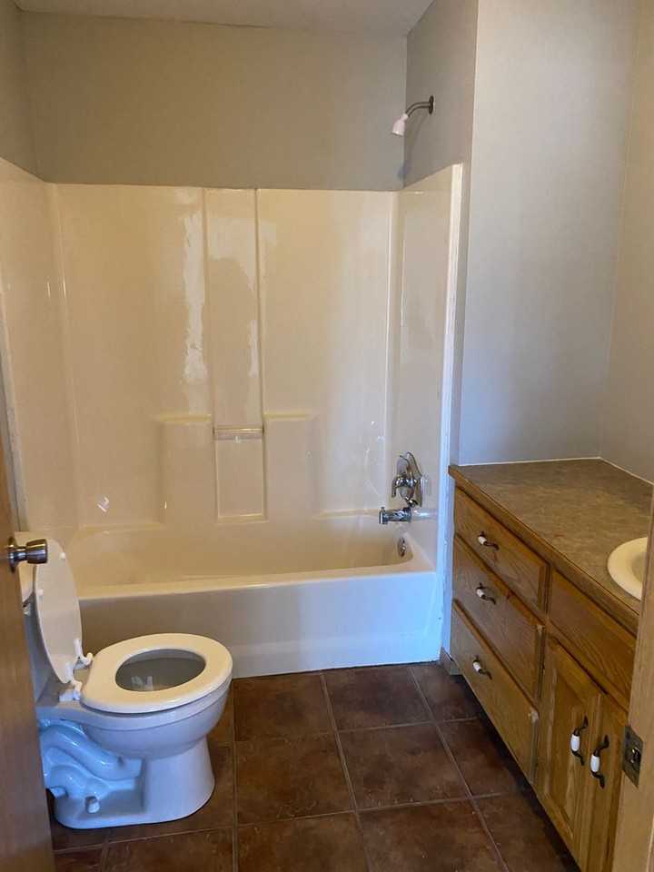 601 N Fulbright Ave - Photo 6 of 13
