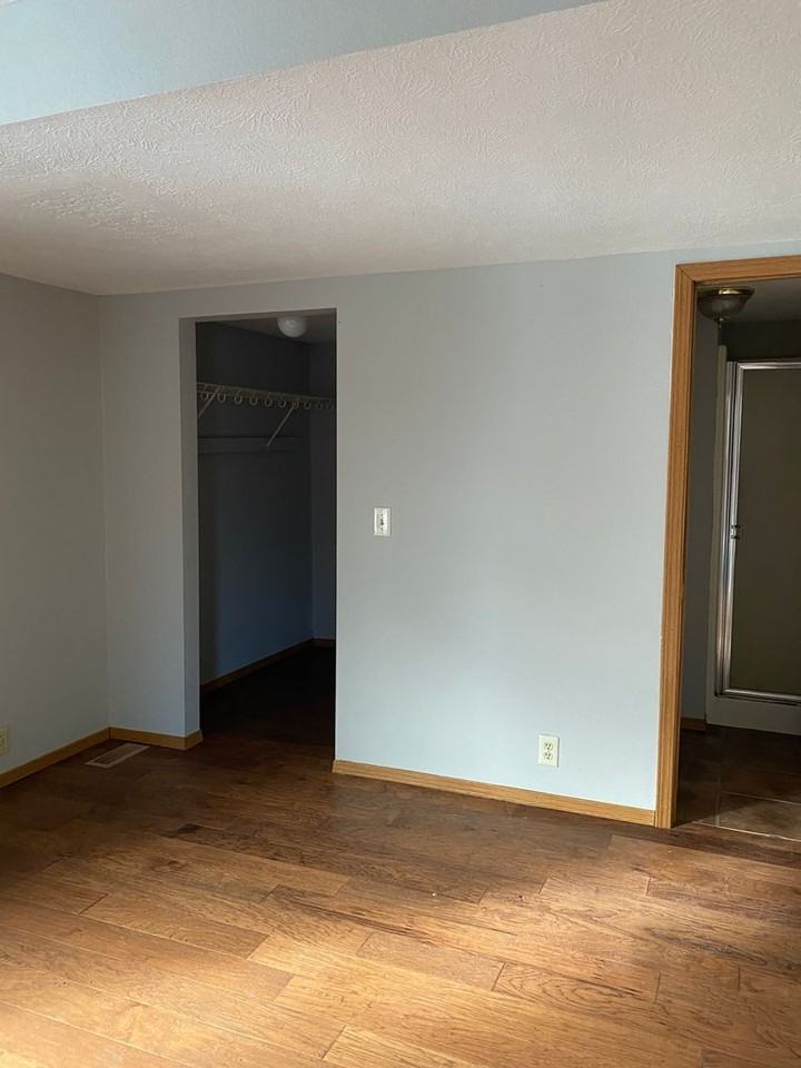 601 N Fulbright Ave - Photo 7 of 13