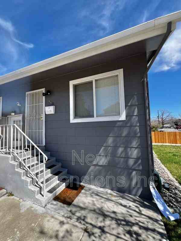 561 Claremont St - Photo 2 of 15