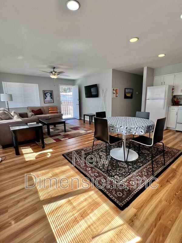 561 Claremont St - Photo 4 of 15