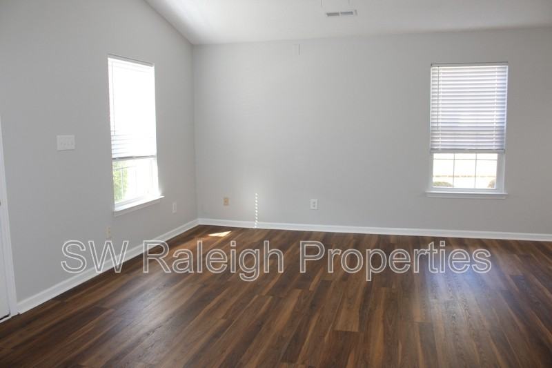 312 Evening Star Dr - Photo 5 of 31