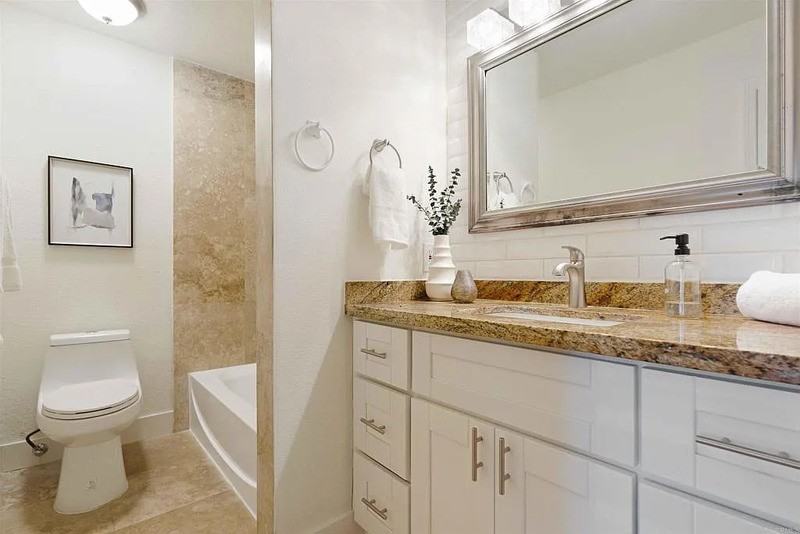279 Moss St #5 - Photo 4 of 10