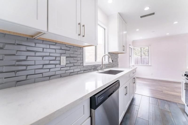 1129 E Doran St - Photo 3 of 13