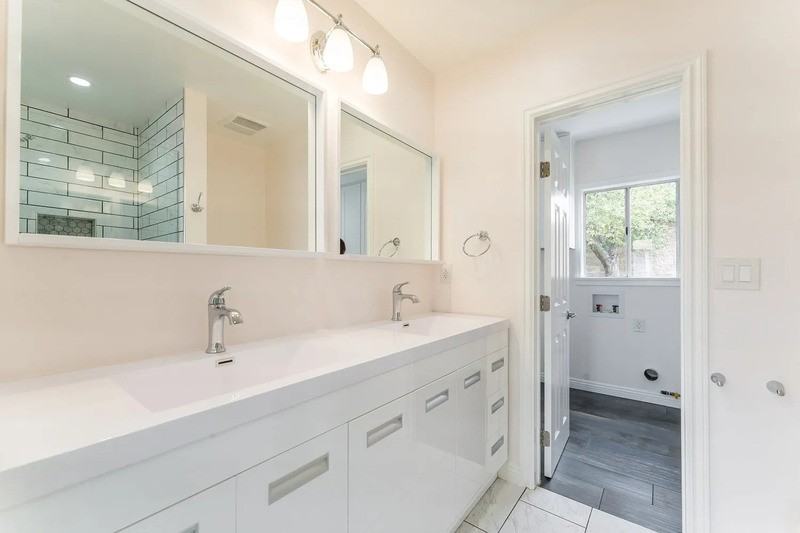 1129 E Doran St - Photo 5 of 13