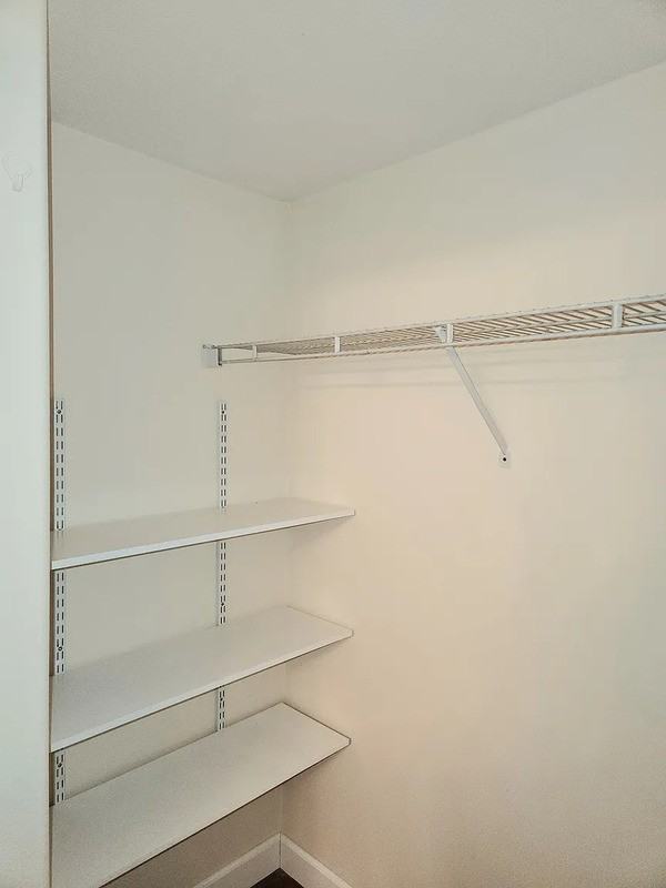 1305 Solvay Aisle - Photo 7 of 17