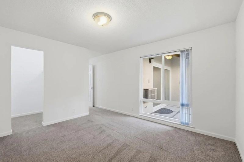 1660 Laguna St #D - Photo 2 of 9