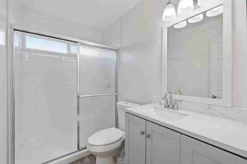 1660 Laguna St #D - Photo 4 of 9