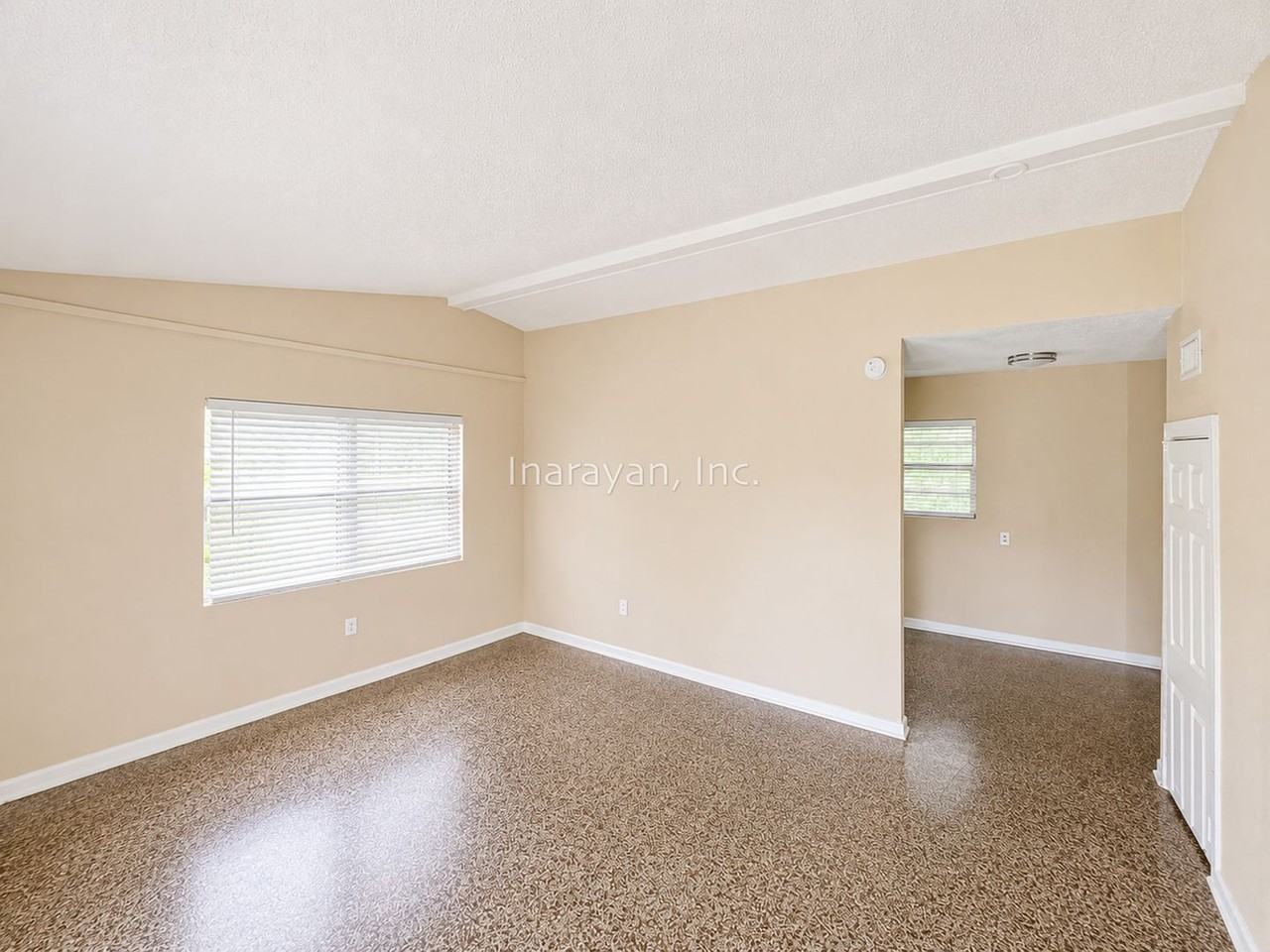 940 940 W Kaley Ave Orlando FL, 32805 - Photo 3 of 5