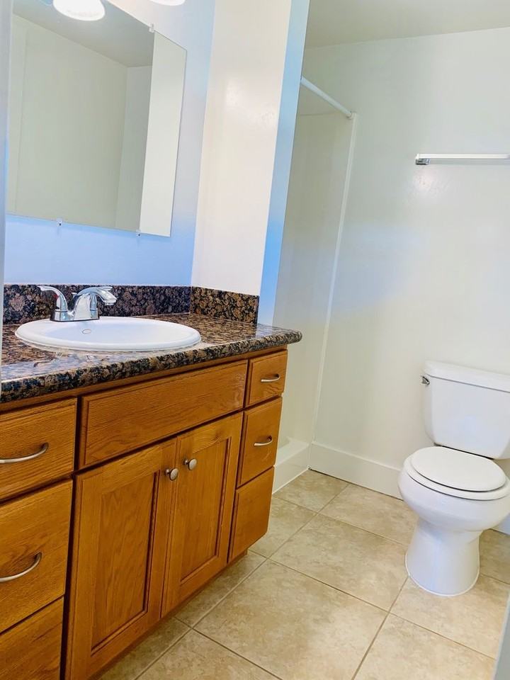510 20th St #1 - Photo 6 of 13