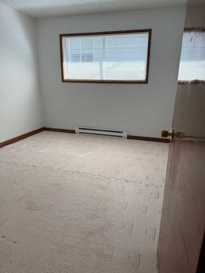 1011 16th Ave - Photo 2 of 9